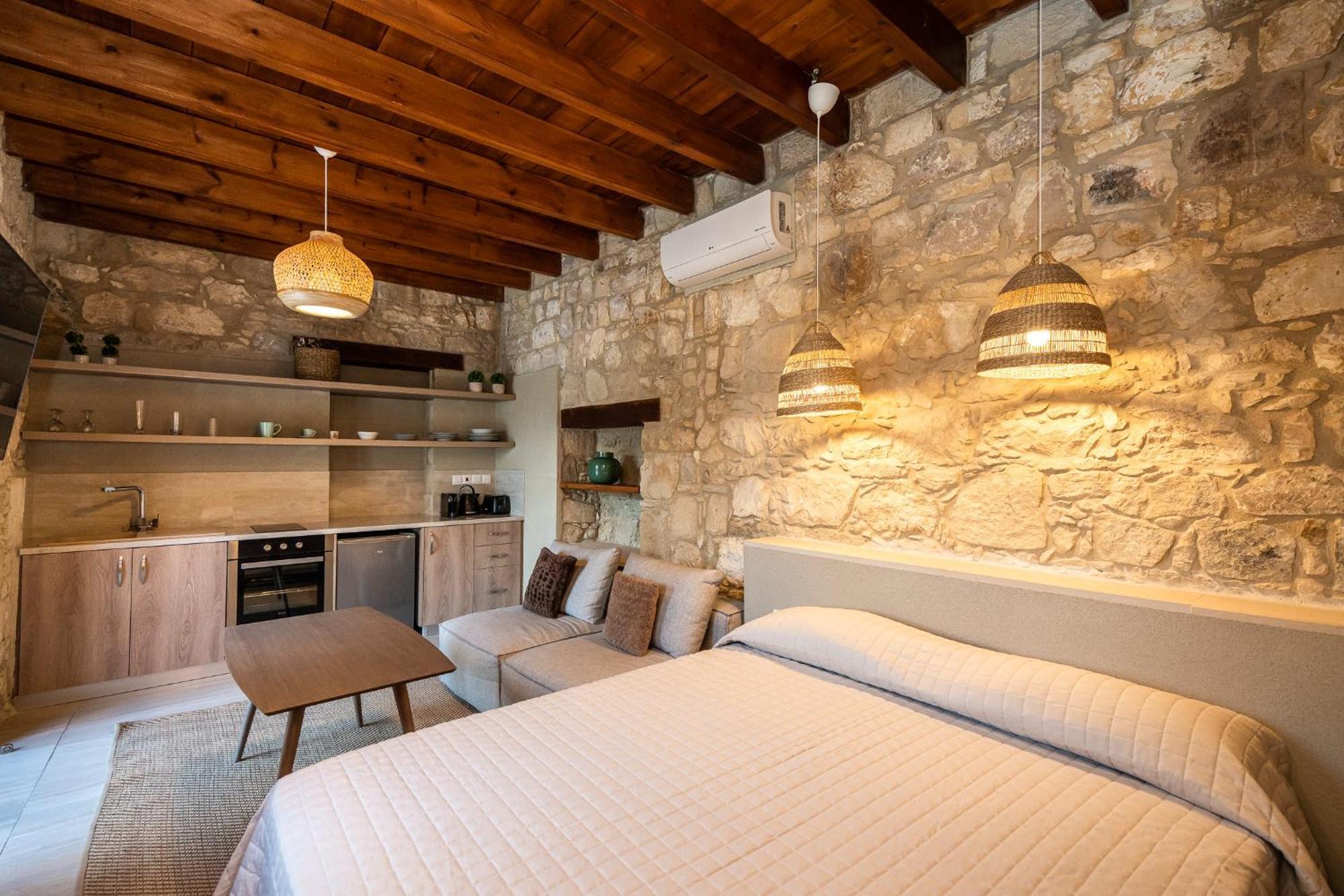 Harma Traditional Boutique Suites Paphos Szoba fotó