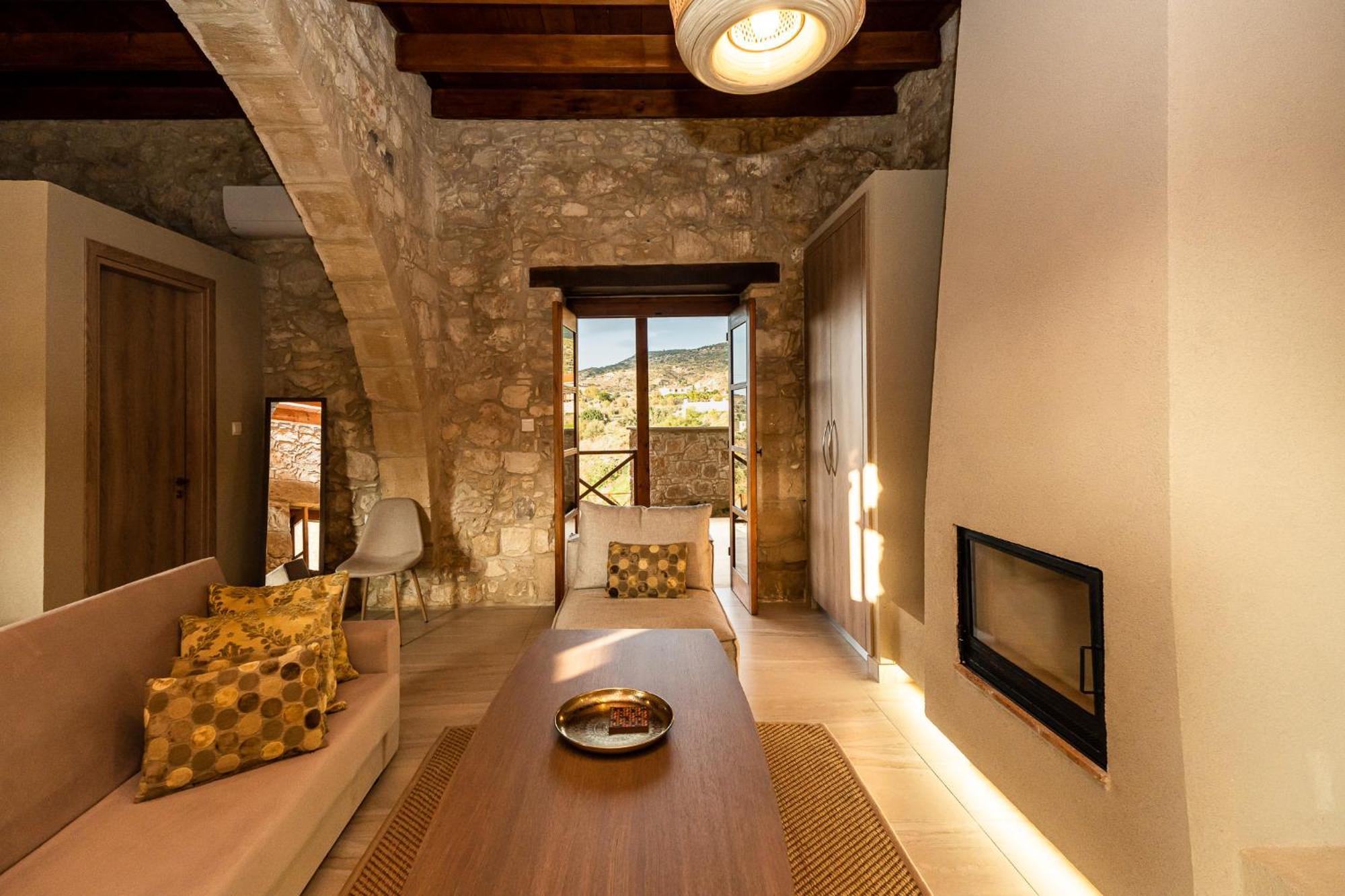 Harma Traditional Boutique Suites Paphos Szoba fotó