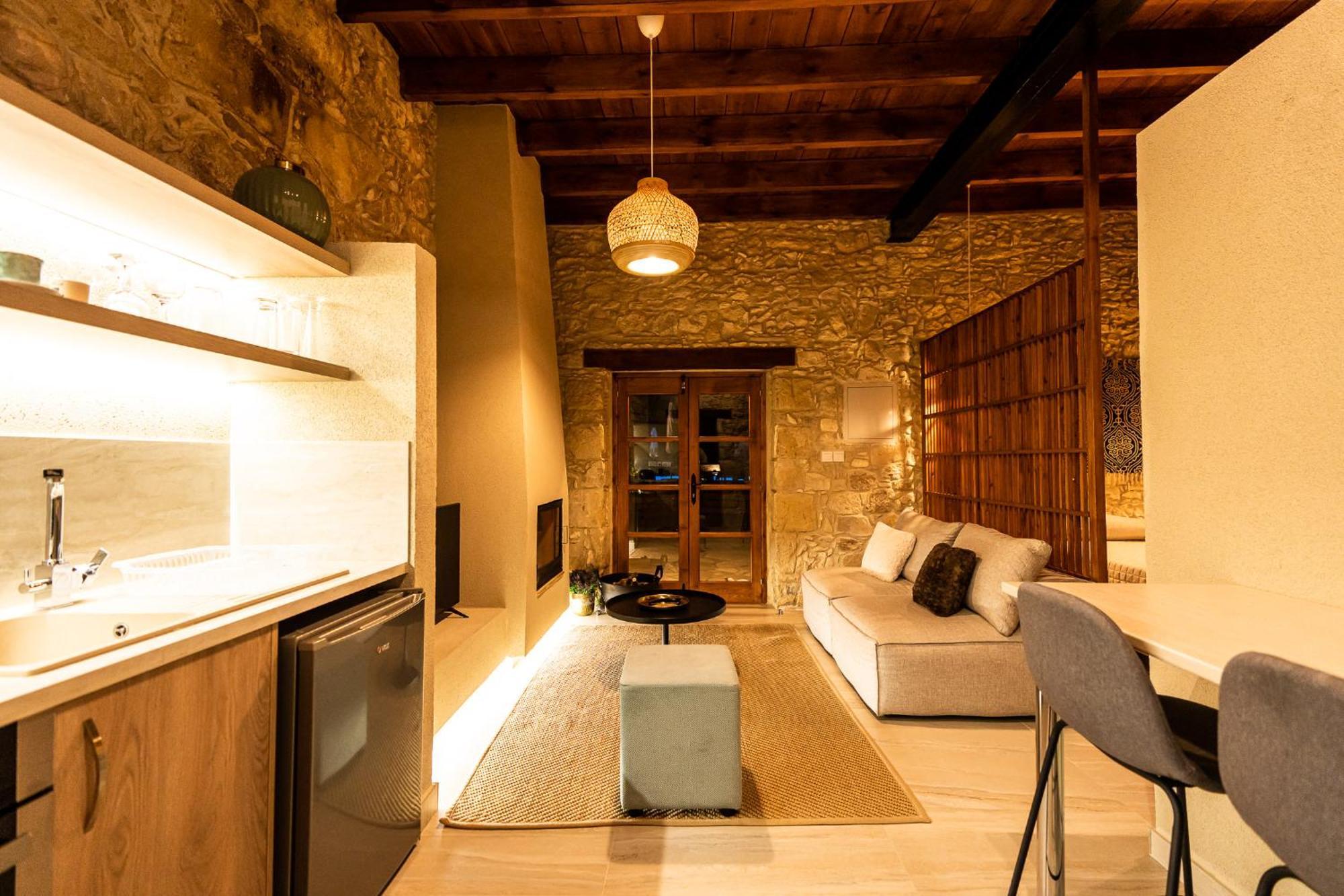 Harma Traditional Boutique Suites Paphos Szoba fotó