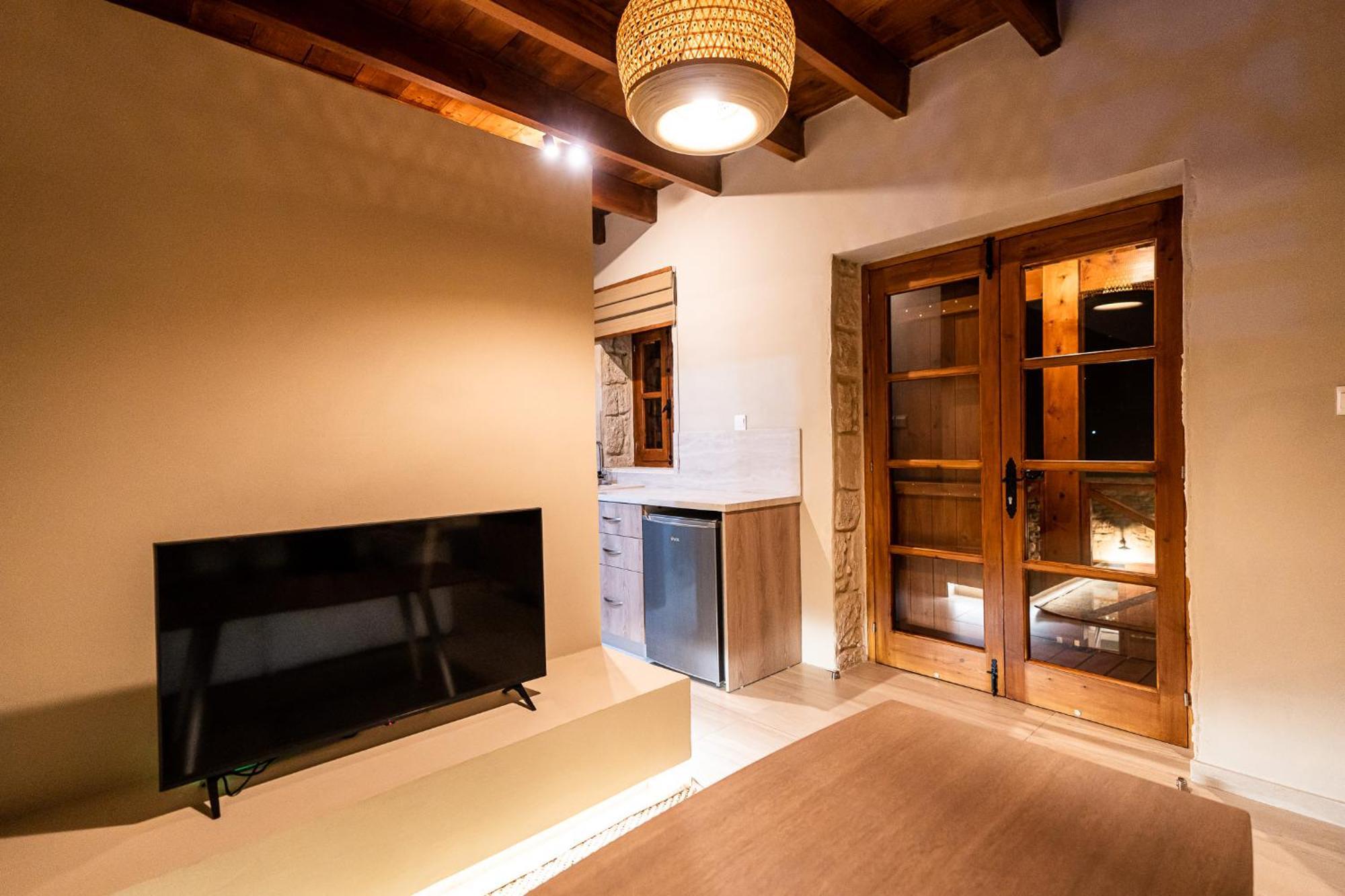 Harma Traditional Boutique Suites Paphos Szoba fotó