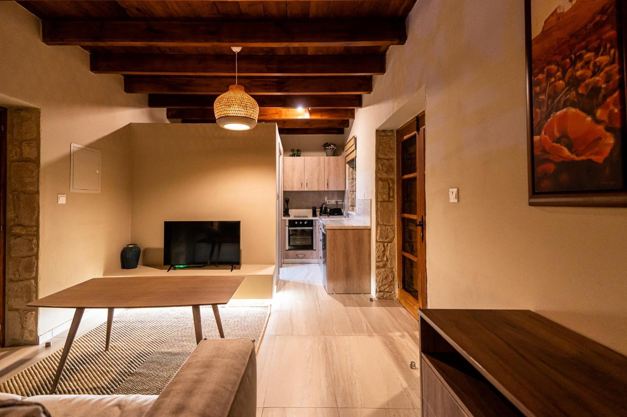 Harma Traditional Boutique Suites Paphos Szoba fotó