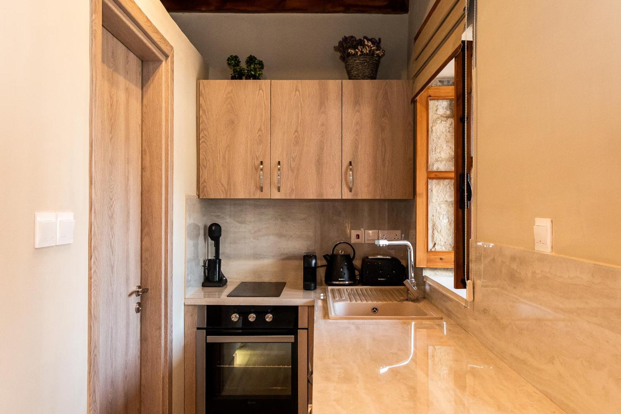 Harma Traditional Boutique Suites Paphos Szoba fotó