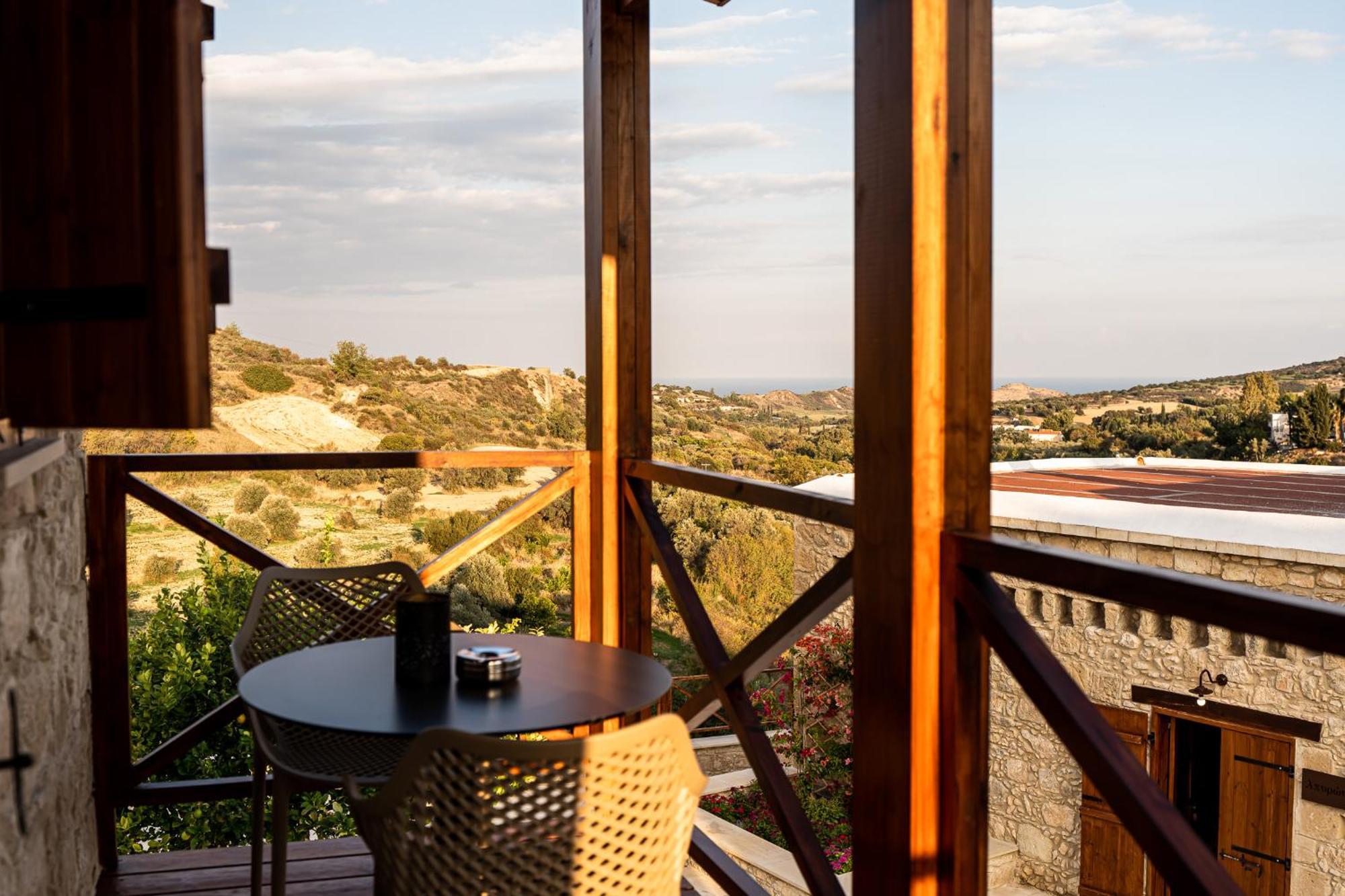 Harma Traditional Boutique Suites Paphos Szoba fotó