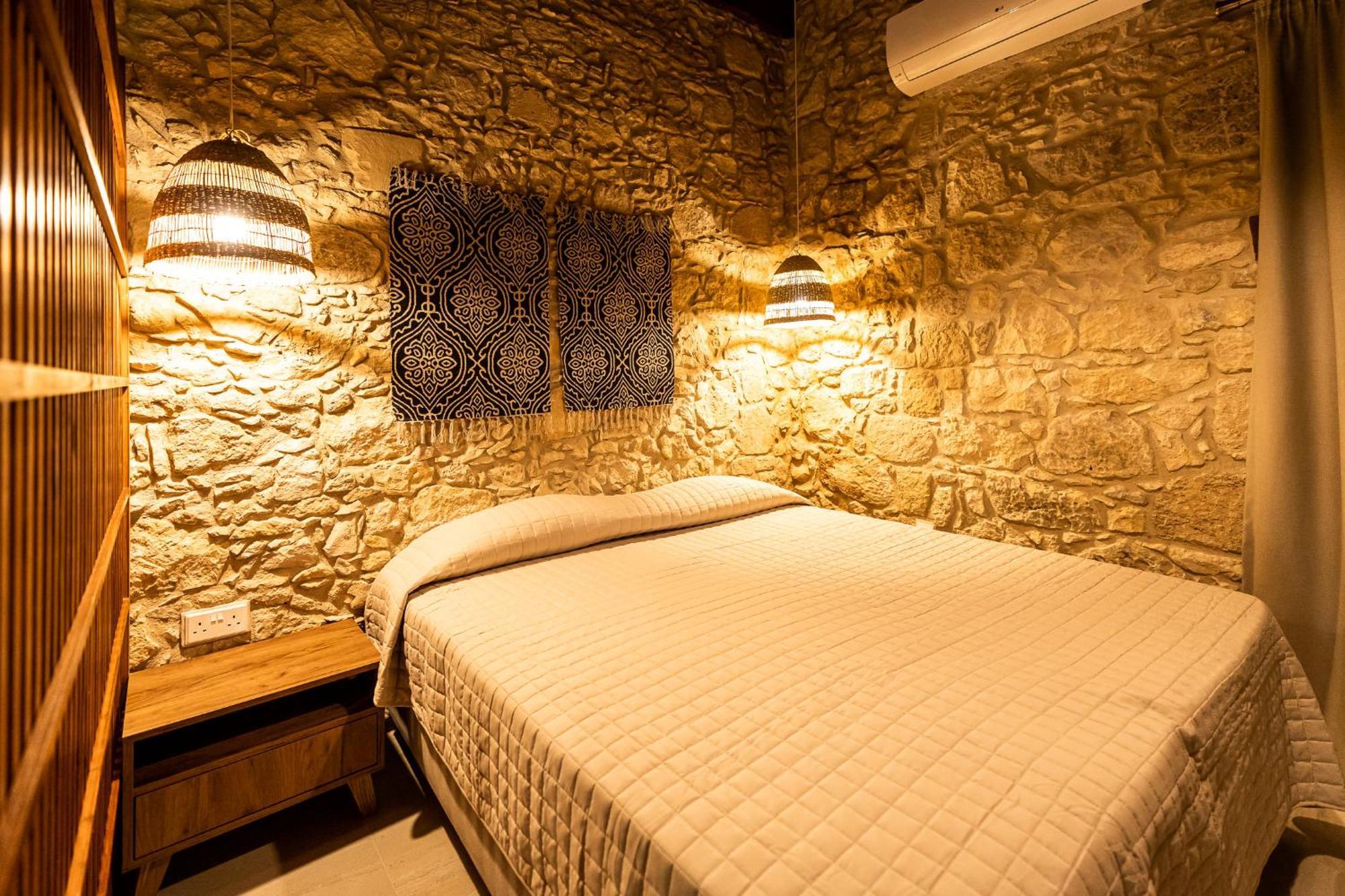Harma Traditional Boutique Suites Paphos Szoba fotó